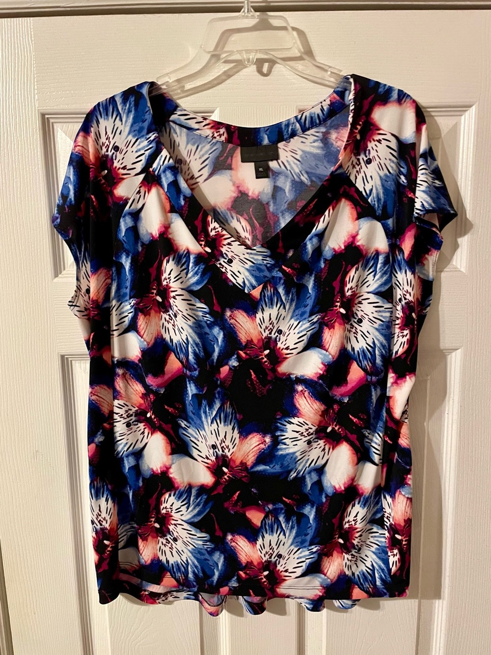 Worthington Floral V-Neck Women's Top in Blue and Pink size Extra Large